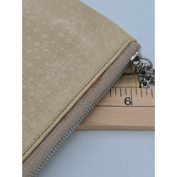 Hobo International Rylan Pumice Damask Embossed Leather Wallet Wristlet New - Picture 11 of 12